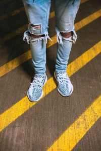 Jak nosić joggery męskie?